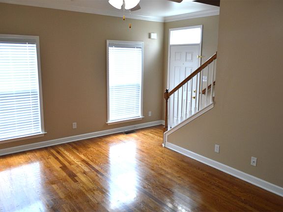 3rd image of 1011 McKenna Dr #1