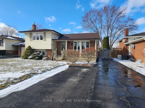 78 Page Dr, Welland, ON L3C 6E4