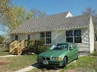 33 31st St, Copiague, NY 11726