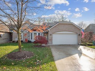 41447 Haggerty Woods Ct, Canton, MI 48187