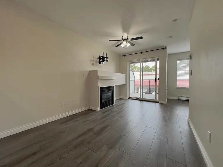 20200 56th Ave #206 — Photo 5