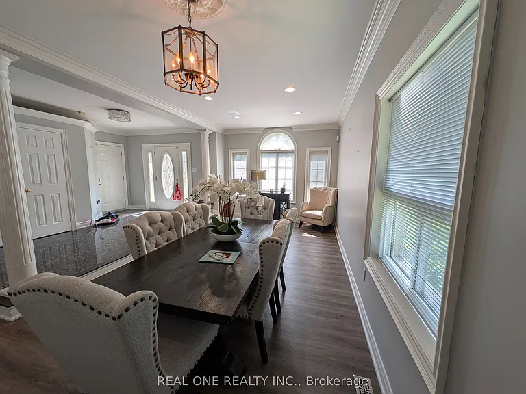 162 Golden Meadow Rd N — Photo 3