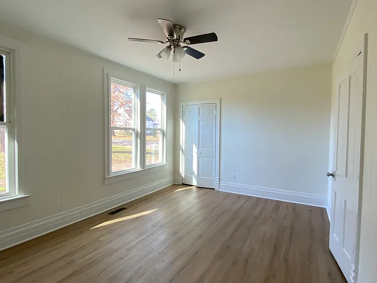 628 E Tombigbee St — Photo 9