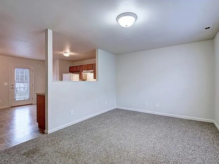 Windsor Hills Condominiums — Photo 6