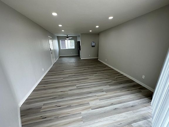 4th image of 2129 Mission Ave #2