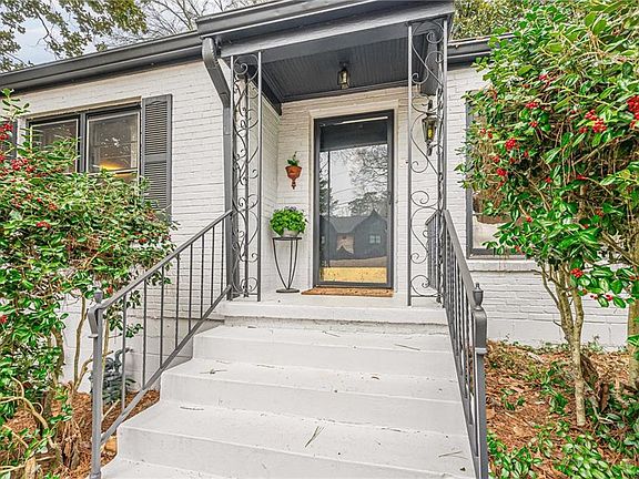 3rd image of 4300 Rickenbacker Way NE