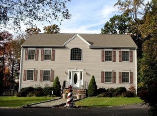 6 Ridgecrest Rd, Danbury, CT 06811
