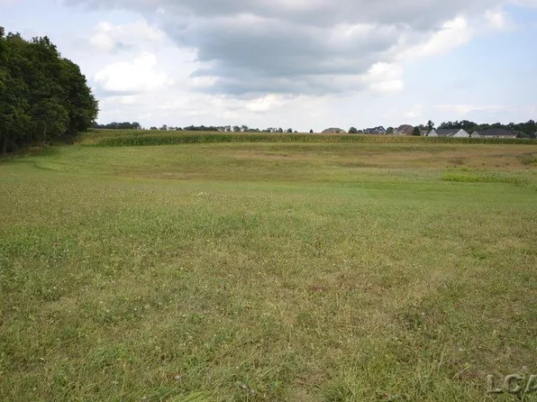 21 Field Stone Dr, Tecumseh, MI 49286