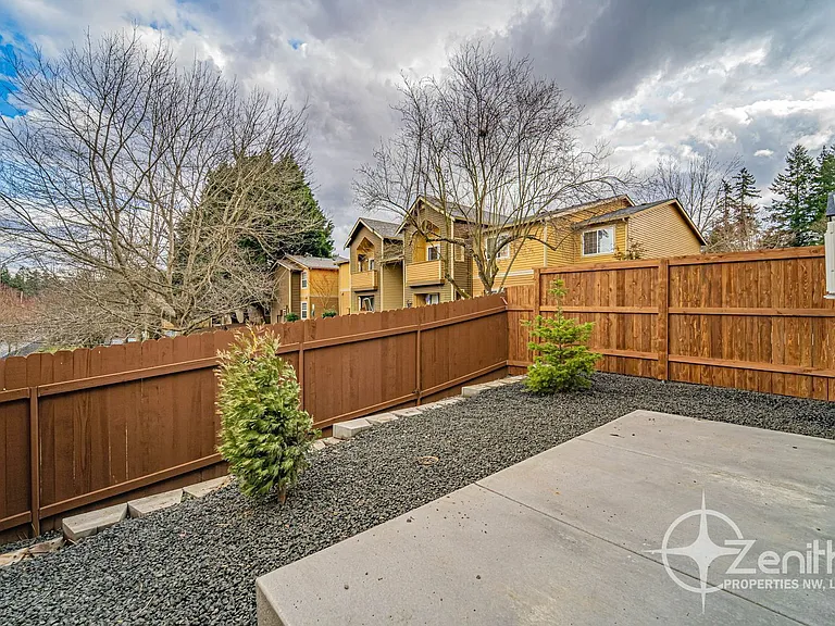 4939 NE 2nd Ct — Photo 35