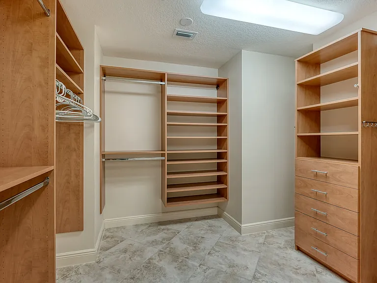 1308 Old Stickney Point Rd #W32 — Photo 28