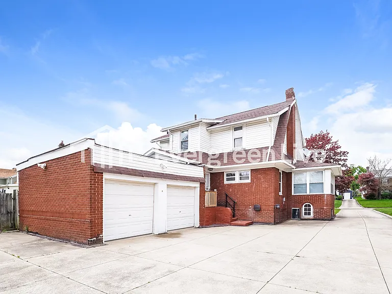 864 Packard Dr — Photo 15