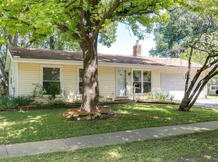 2807 Dawnview Dr, Florissant, MO 63031