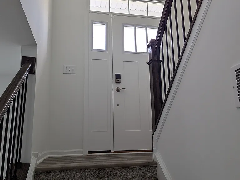1085 Atterberg Rd — Photo 2