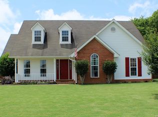 66 Plantation Way, Deatsville, AL 36022