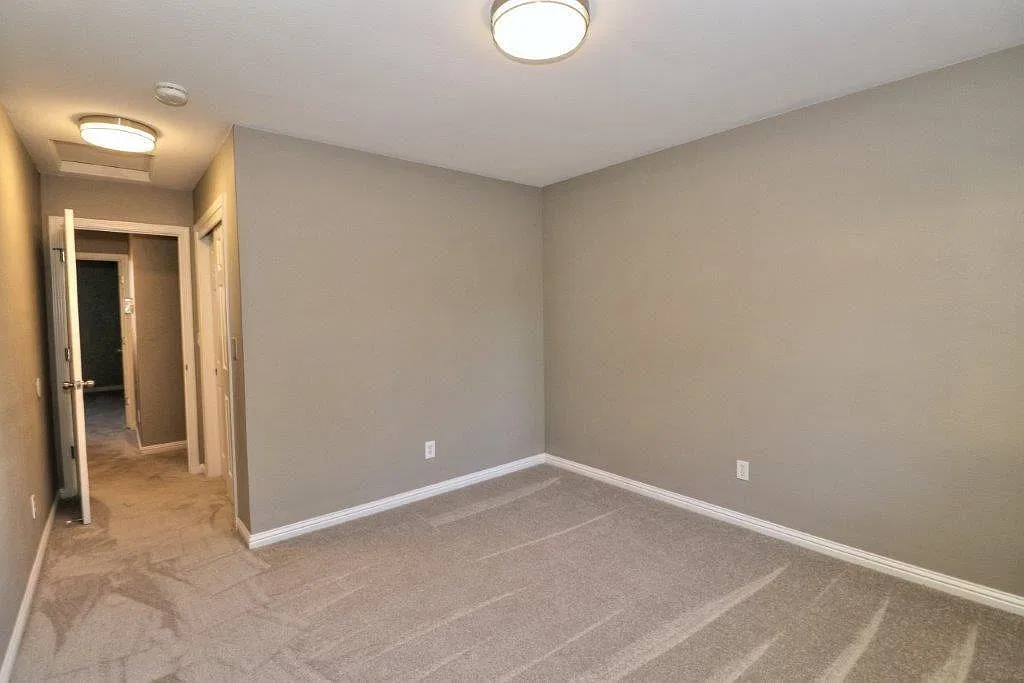 3 bed, 2.5 bath, 1381 sqft, $2,495 — Photo 3