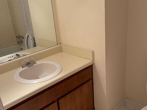 5th image of 2493 Hidden Cove Ct APT D