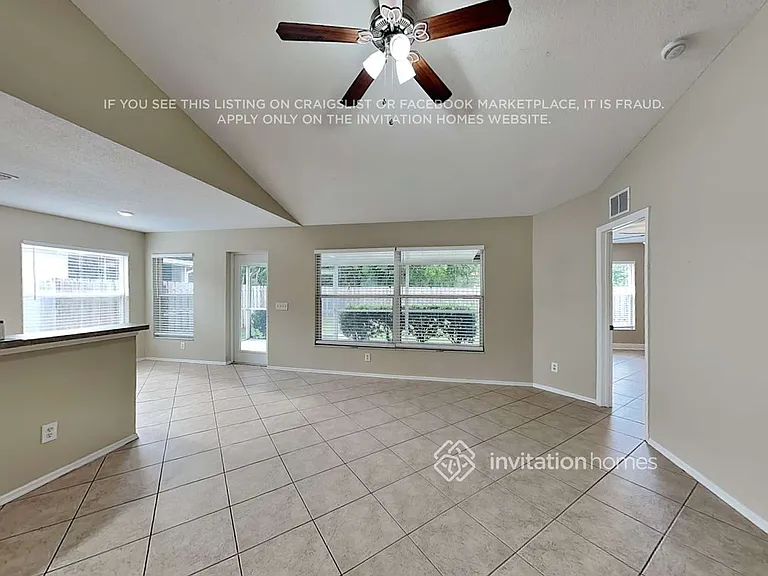 4029 Banbury Cir — Photo 4