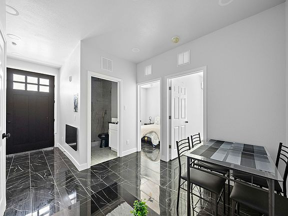 4th image of 1009 8th St #H