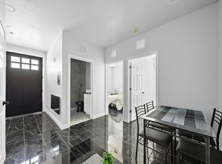 1009 8th St #A, Galveston, TX 77550