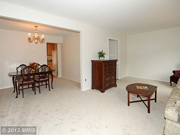 5th image of 9660 Lindenbrook St