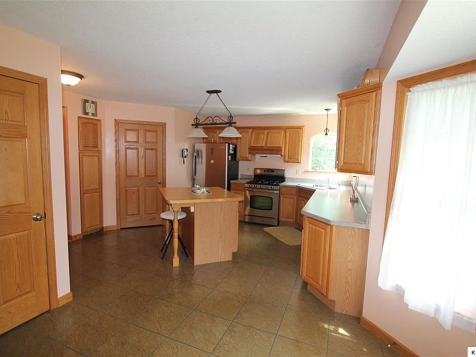 1st image of 621 W Highland Dr