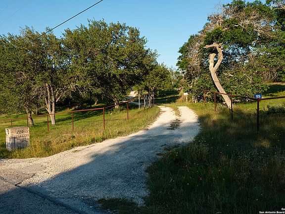 5th image of 125 TEN WEST DR