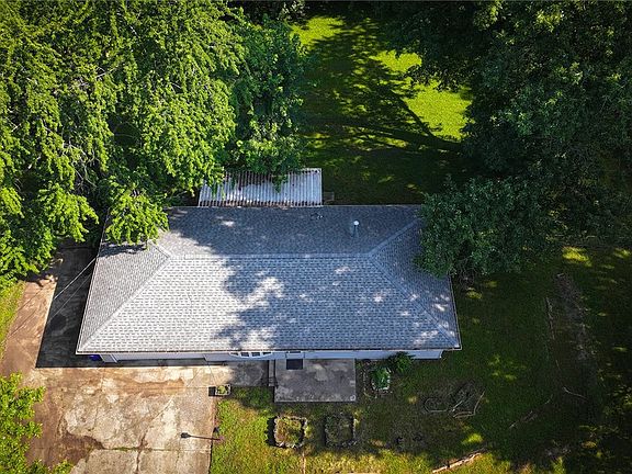 5th image of 4156 E Lakewood Ave