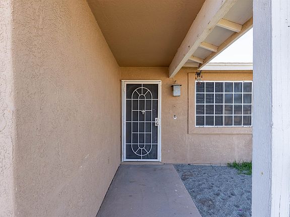 4th image of 1986 S 47th Ave