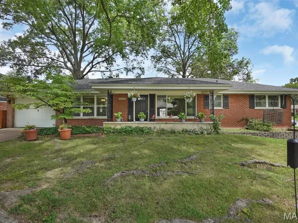 10029 Barberton Dr, Saint Louis, MO 63126