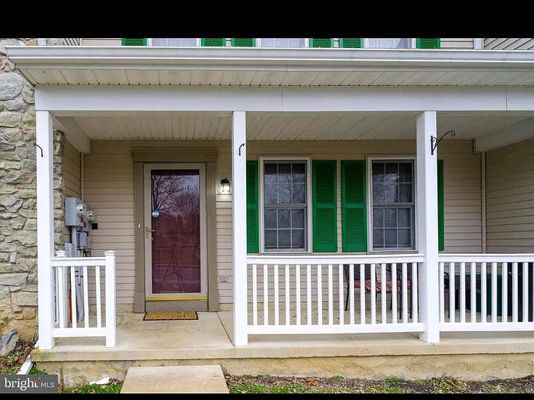 15 Deep Hollow Ln — Photo 2