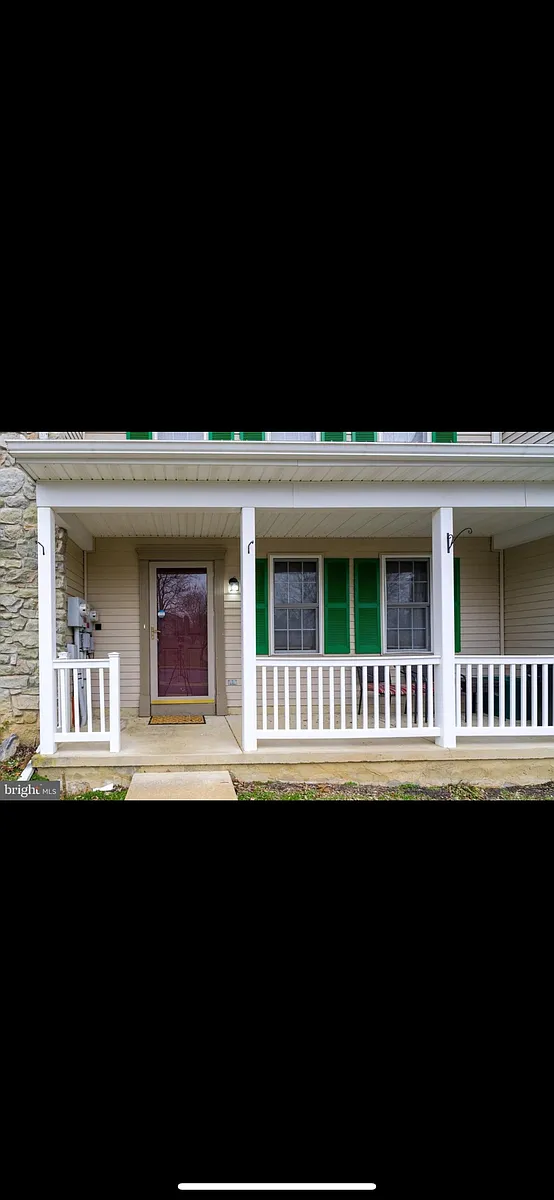 Building Photo - 15 Deep Hollow Ln