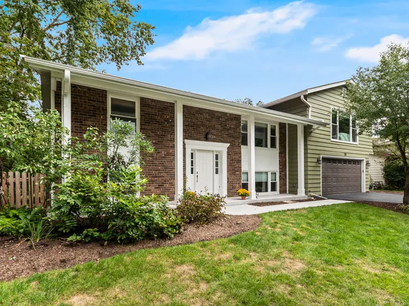 28 Ashlawn Ave, Oswego, IL 60543
