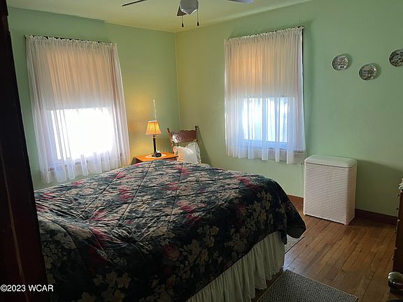 4th image of 915 Burch Ave