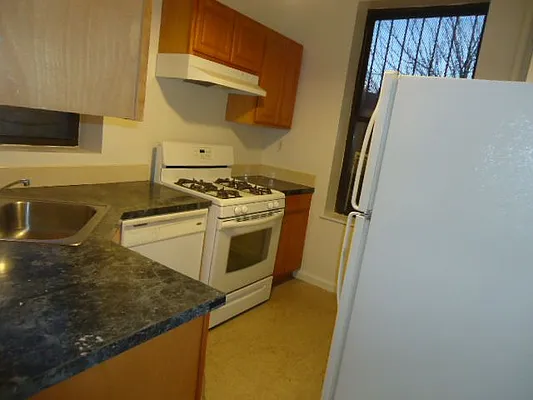 Rented by Hakeem Shahid, LREB | media 7