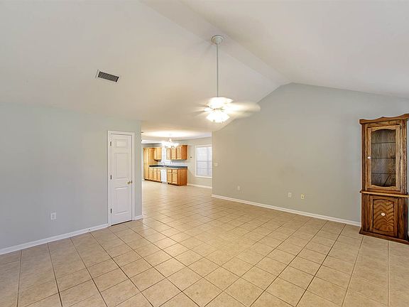 4th image of 333 Garden View Dr