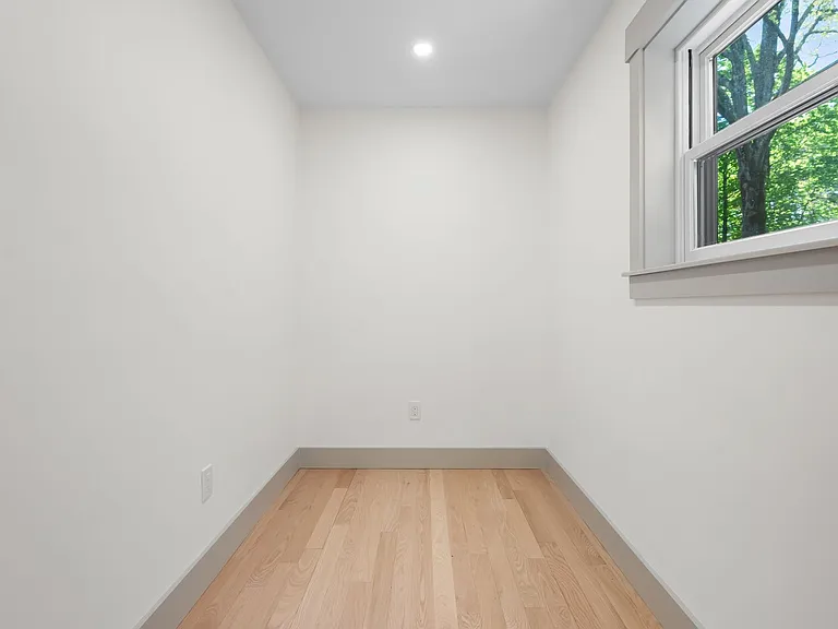 1111 Hardscrabble Rd — Photo 14