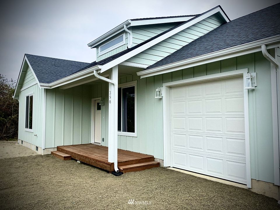 Photo of previous build and not of home under construction