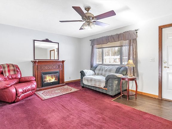 4th image of 26196 Lakeview Dr