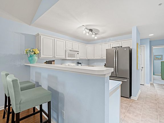 5th image of 1135 Blue Stem Dr. #28 i