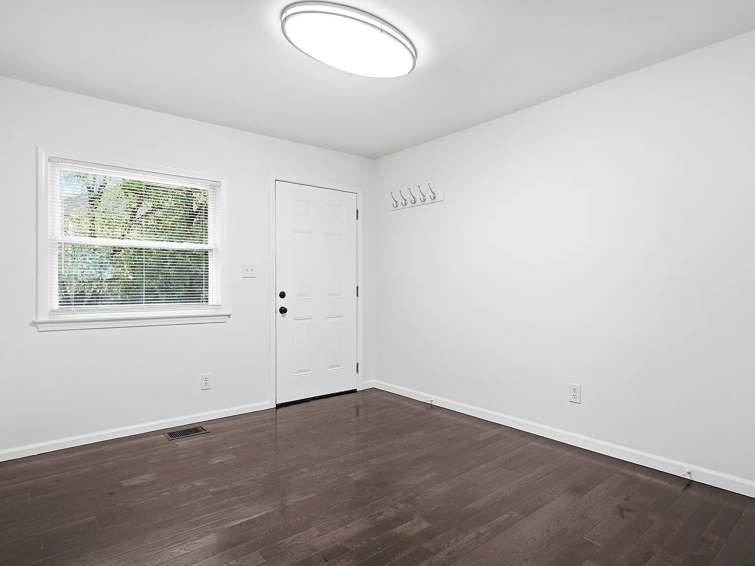 1 bed, 756 sqft, $725 — Photo 4