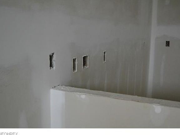 3724469_2