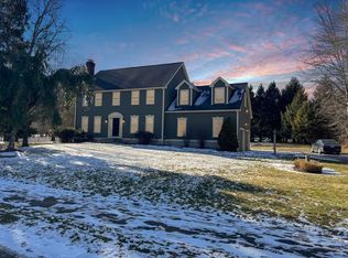 12 Olde Surrey Ln, Medway, MA 02053