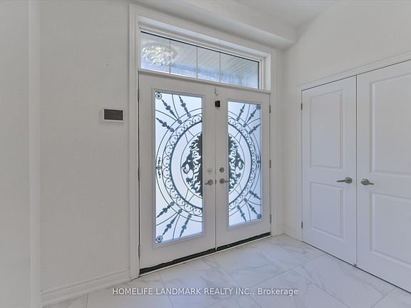 3rd image of 40 Boiton St