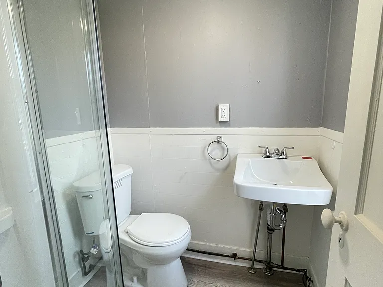 656 Main St #3 — Photo 7