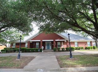 1617 Hemphill Dr, Cleburne, TX 76033