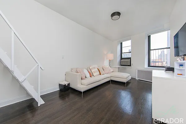 Rented by Mirador Real Estate | media 22