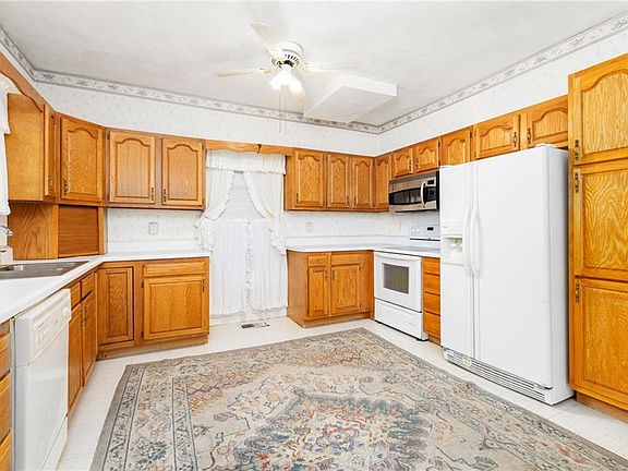 4th image of 317 Tillar St