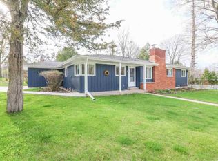 607 S Pine St, Weyauwega, WI 54983