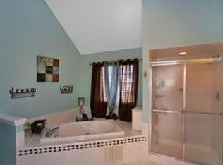 35 Vones Ln, Raritan, NJ 08869