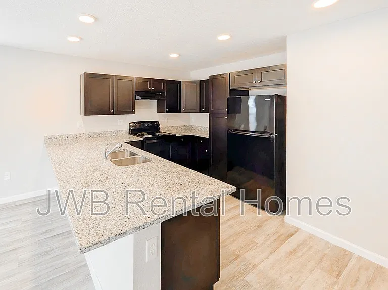 8625 Cocoa Ave — Photo 2